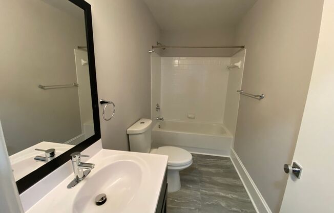 2 beds, 2 baths, 912 sqft, $1,750, Unit 404