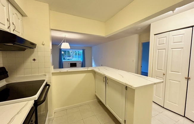 2 beds, 2 baths, 1,055 sqft, $2,650, Unit 114