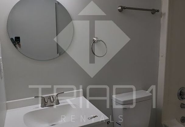 1 bed, 1 bath, 550 sqft, $750, Unit D