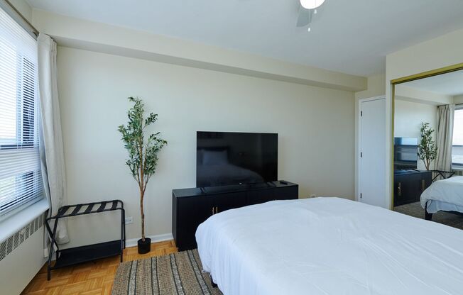 1 bed, 1 bath, 700 sqft, $2,250, Unit 418-0707