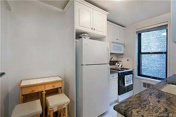 8035 SPRINGFIELD BLVD