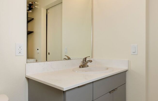 Studio, 1 bath, 261 sqft, $1,395, Unit 406