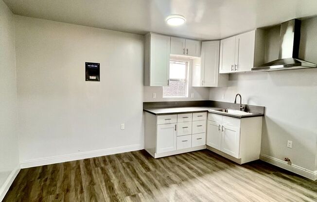 1 bed, 1 bath, $1,900, Unit 18