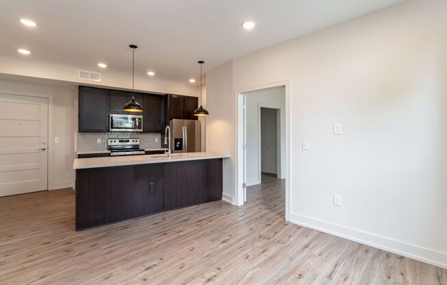 2 beds, 1 bath, $1,600, Unit 1050 N 4th St. Apt. 221