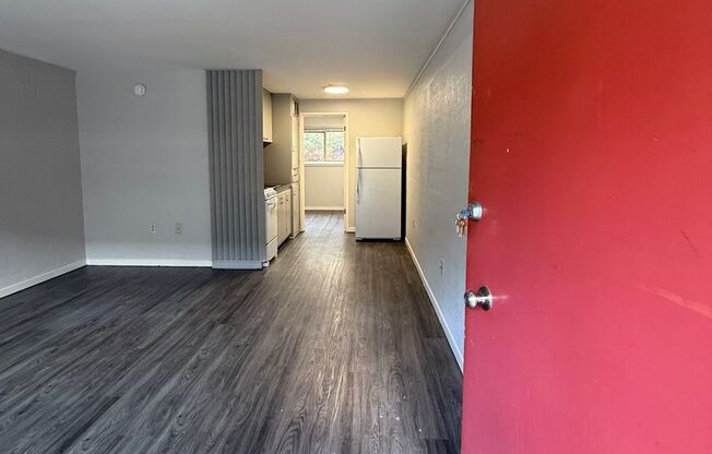 1 bed, 1 bath, 393 sqft, $1,195, Unit 104