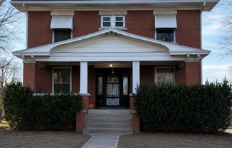 726 N River Blvd