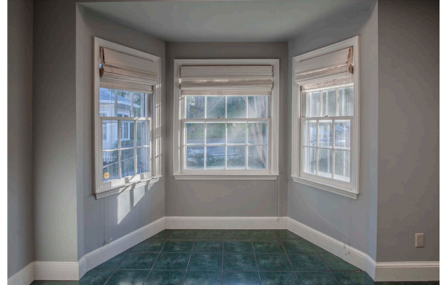 Beautiful 2 bedroom condo just minutes from Downtown Athens!