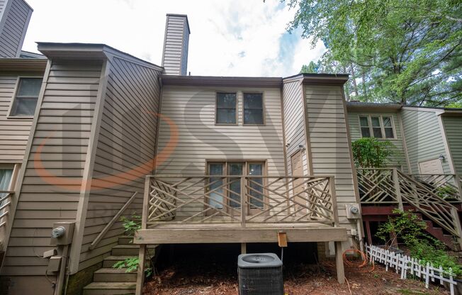 Charming 2BR & 2.5BA Townhome with Dual Primary Suites in Woodstream Glen