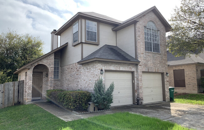 CHARMING 2 STORY IN DESIRED COMMUNITY*OPEN FLOOR PLAN*HIGH CEILINGS*LOTS OF WINDOWS*LARGE MASTER BATH WITH GARDEN TUB AND SEPARATE SHOWER*2 SIDED FIREPLACE BETWEEN LIVING AND FAMILY ROOM*EASY ACCESS TO LOOP 1604, IH 35, RANDOLPH AFB, FT SAM, AND THE FORUM