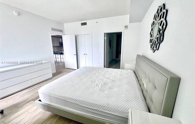 2 beds, 2 baths, 1,096 sqft, $4,550, Unit 999 SW 1st Ave # 1807