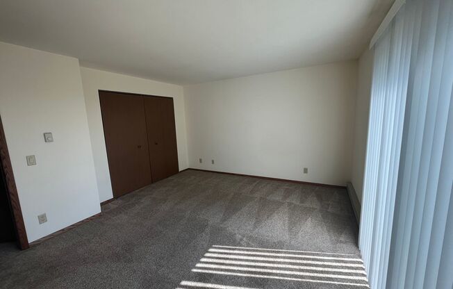 2 beds, 1 bath, $1,675