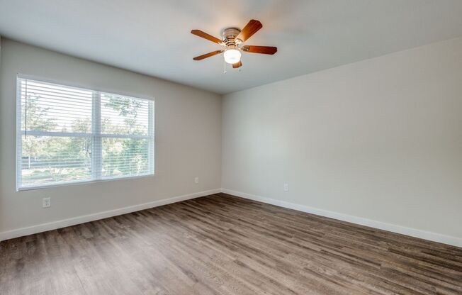 2 beds, 1 bath, 850 sqft, $1,395, Unit 201-09