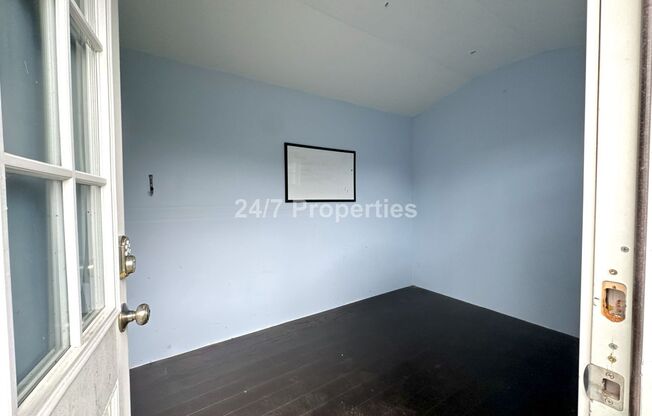 3 beds, 1 bath, $2,195