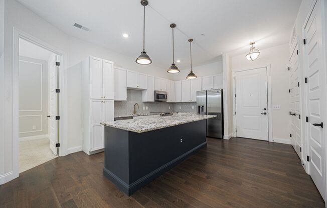 2 beds, 2 baths, 1,017 sqft, $1,880, Unit 526