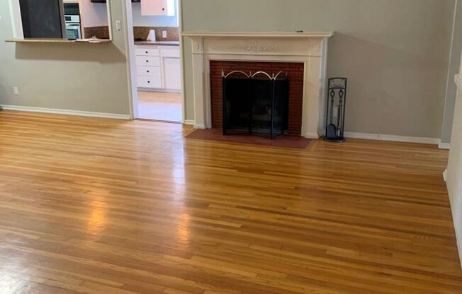 Sherman Oaks 3+2 w/appliances, family room, central air + more! (13627 Huston)