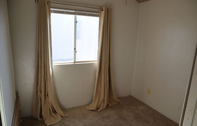 1 bed, 1 bath, $850, Unit #28