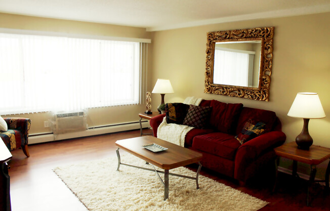1 bed, 1 bath, 701 sqft, $1,239, Unit 1-205