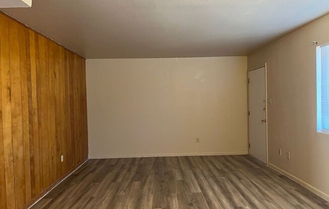 2 beds, 1 bath, $650, Unit #6