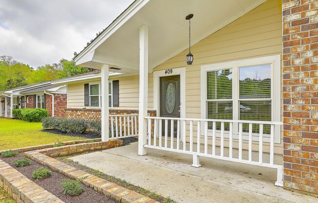 Gorgeous Family Home in Summerville!