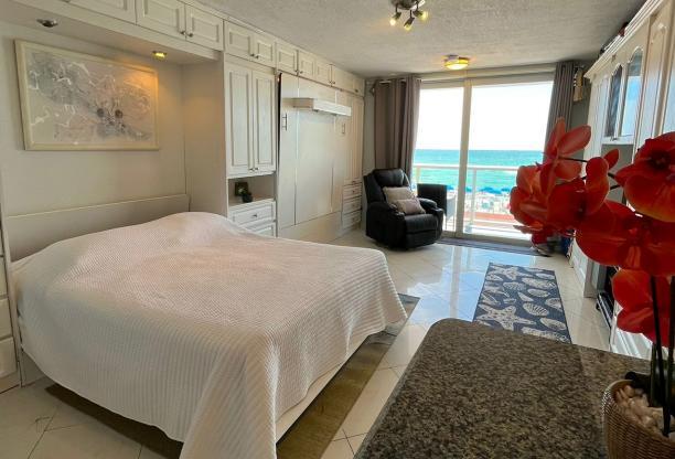1 bed, 1 bath, $2,500, Unit UNIT 114