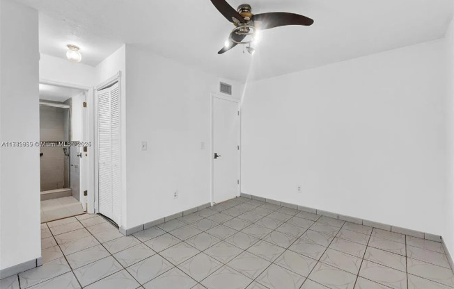 1050 SW 1