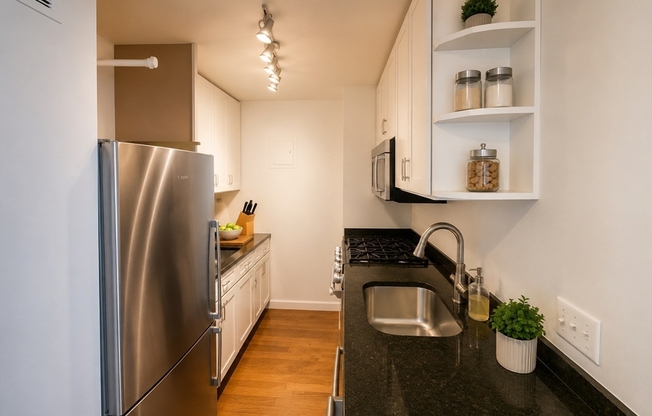 1 bed, 1 bath, 605 sqft, $3,400, Unit 26-H