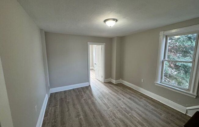 4 beds, 1 bath, $1,600