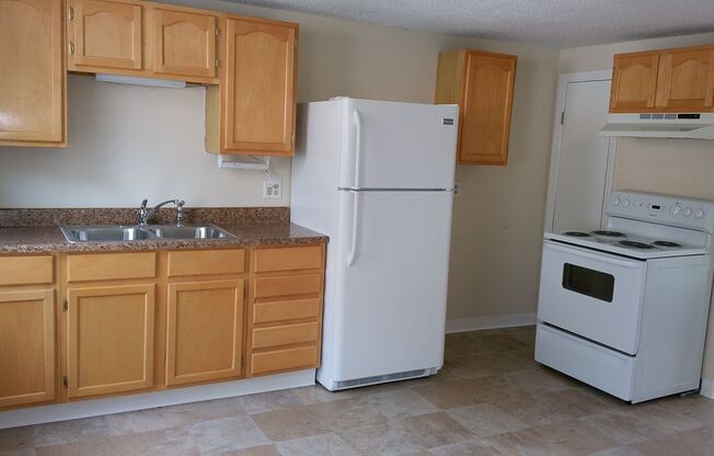 4 beds, 1 bath, $1,700