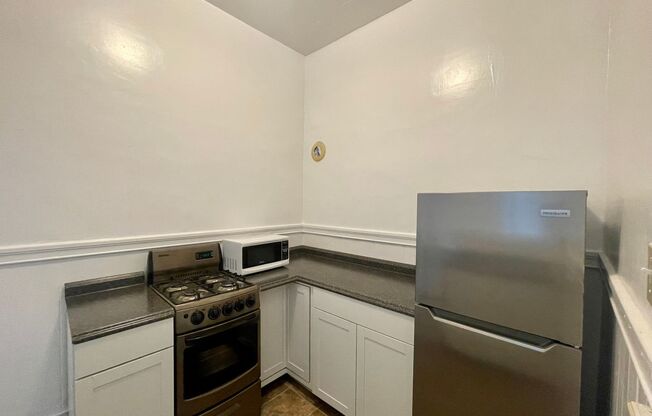 Studio, 1 bath, 356 sqft, $1,395