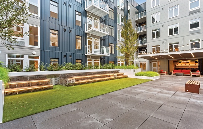 Adera - Amenity Courtyard