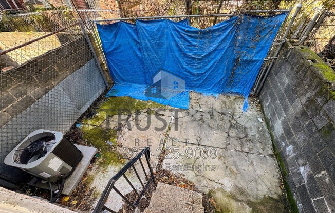 3 beds, 1 bath, 895 sqft, $1,350