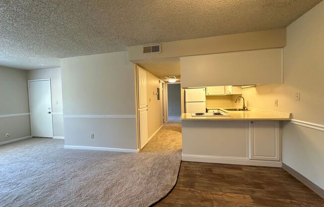 2 beds, 1 bath, 825 sqft, $1,675, Unit 490105