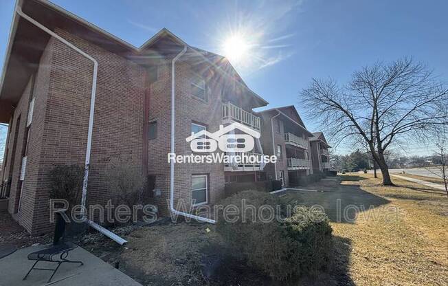 7815 DOUGLAS AVE
