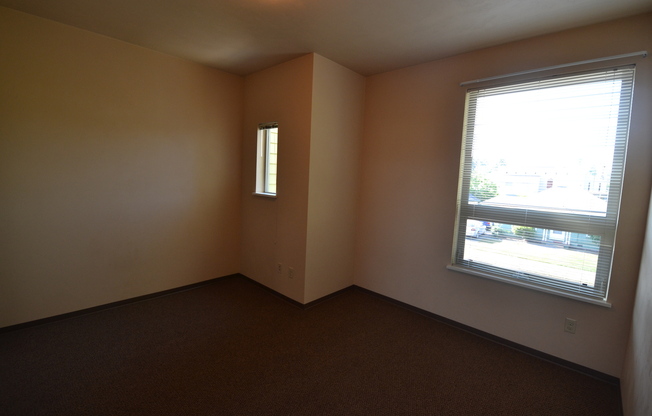 4 beds, 2.5 baths, 1,502 sqft, $3,380, Unit 13