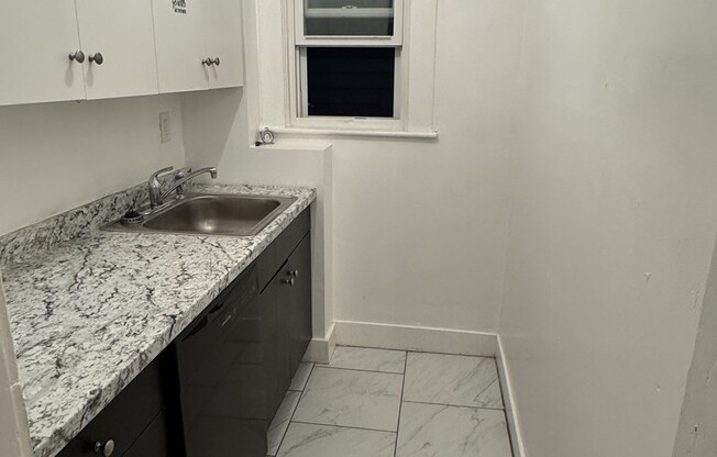 2 beds, 1 bath, 1,000 sqft, $2,300, Unit 2