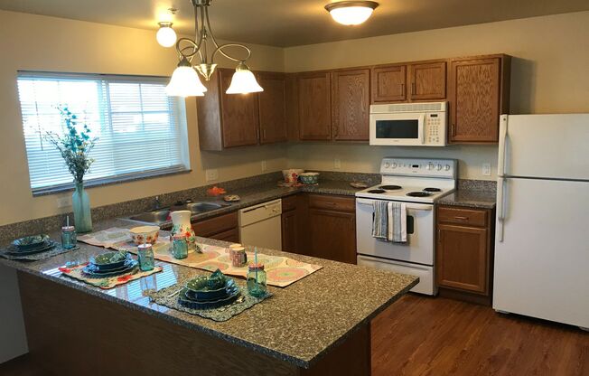 2 beds, 2 baths, 1,039 sqft, $1,595, Unit 3100