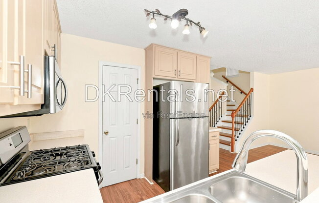 463 THISTLE CV