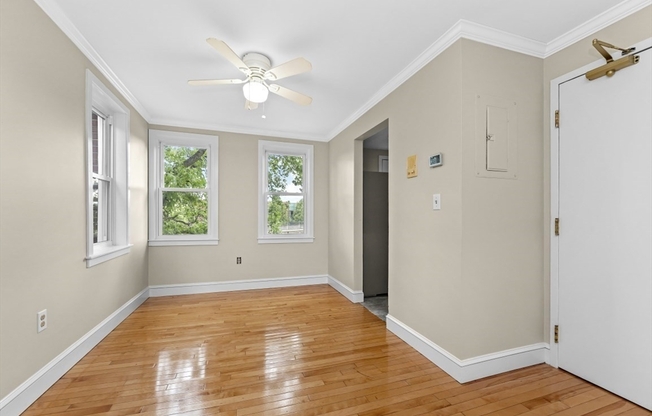 464 MAIN ST