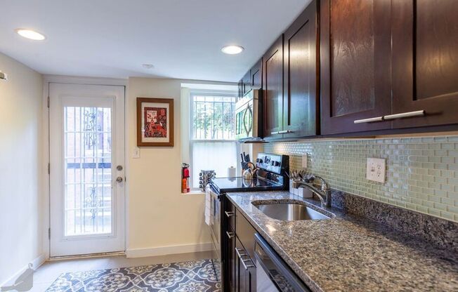 520 RANDOLPH ST NW