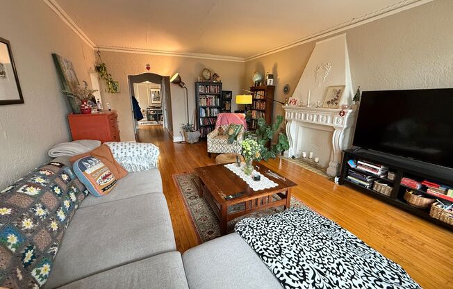 2562 Prospect
