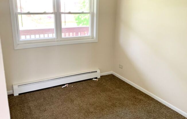 2 beds, 1 bath, $1,525, Unit 440-12