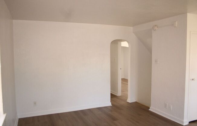 2 beds, 1 bath, 850 sqft, $1,650, Unit D-23
