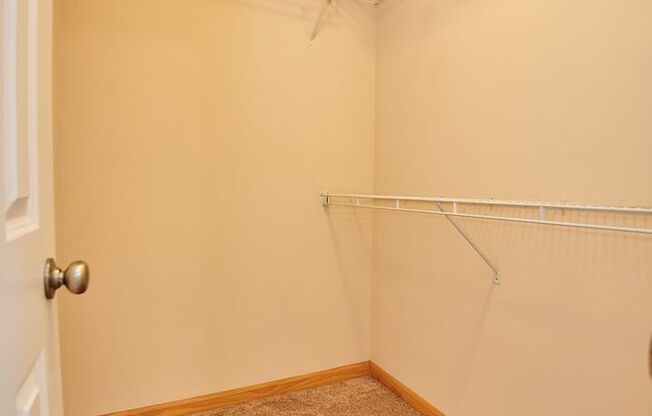2 beds, 2.5 baths, 1,100 sqft, $1,295, Unit 34W