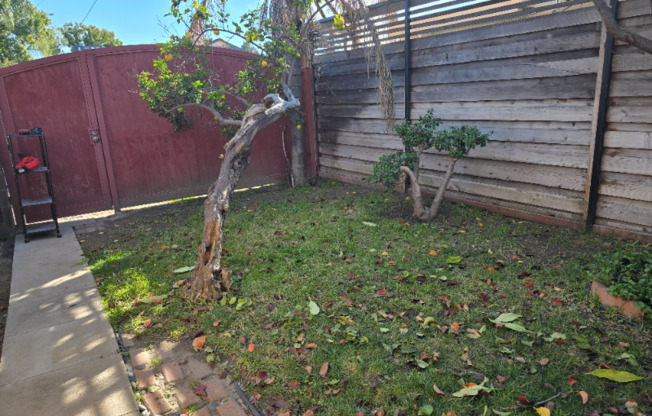 713 1/2 N MARIPOSA ST