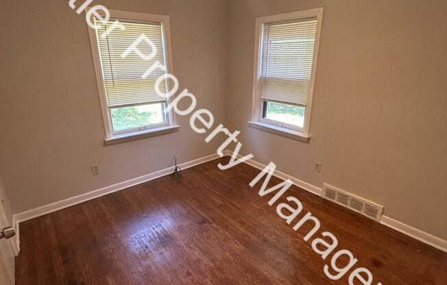 3 beds, 1 bath, $995