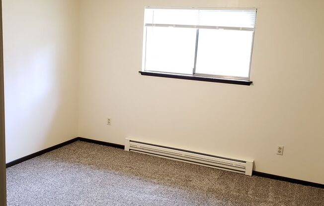 1 bed, 1 bath, $1,195, Unit 14