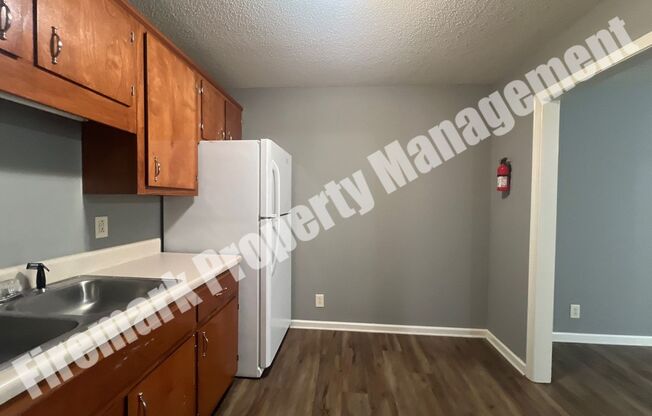 2 beds, 1 bath, $900, Unit G