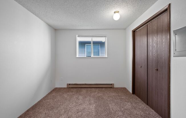 2 beds, 1 bath, $1,095, Unit 2522