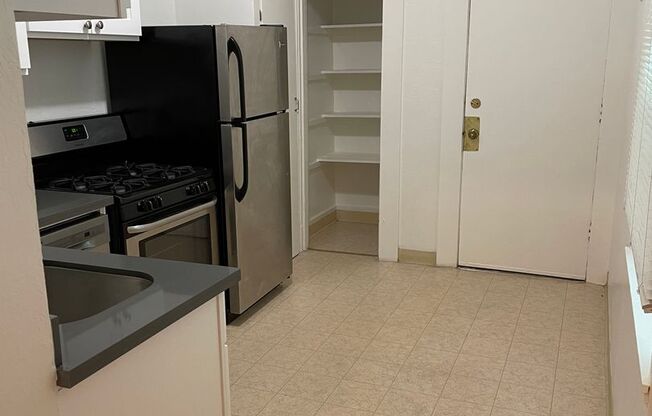 2 beds, 1 bath, 875 sqft, $3,195, Unit 22