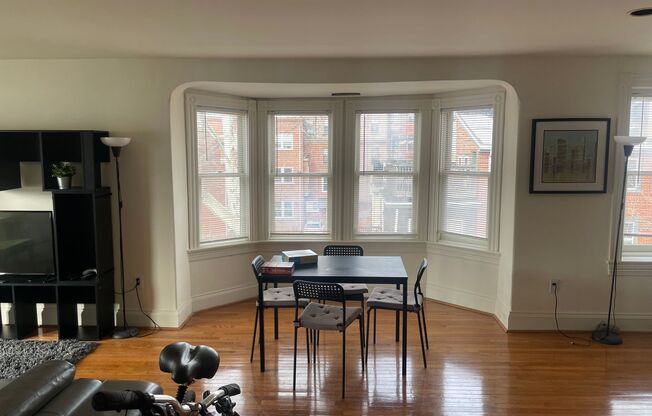Spacious 2BR/2BTH Flat w/ HW Floors, A/C, D/W, W/D AVAILABLE JULY 10